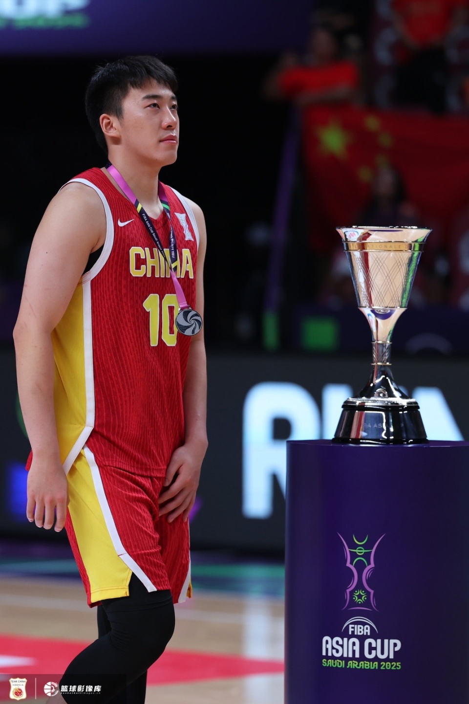 的年轻球员, 一亮, aJAPZ